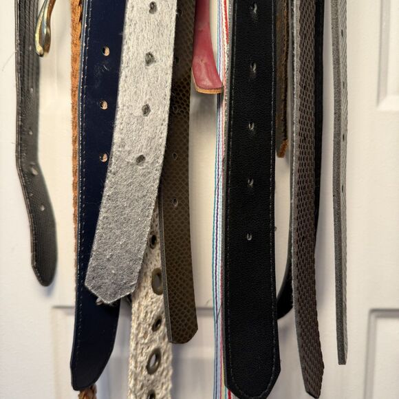 18 Vintage Women\'s Belts From the 80s and 90s Most Size 12 Good Used Condition